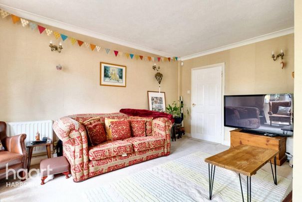 4 bedroom semi-detached house to rent - Photo 1