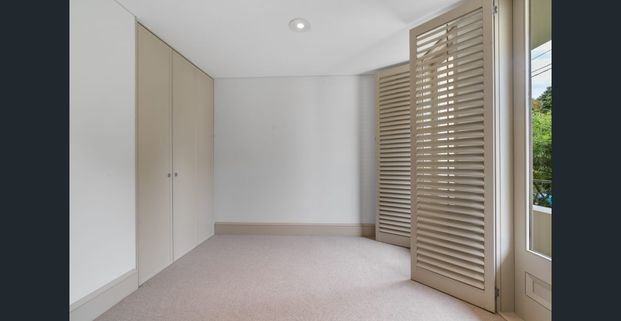 Three-Bedroom Terrace Home - Photo 1