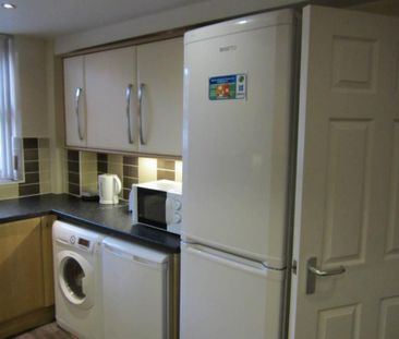 4 bedroom apartment to rent - Photo 2