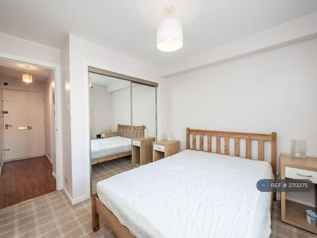 1 bedroom flat to rent - Photo 5