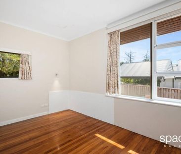 Unfurnished art deco home in lovely location - Photo 4
