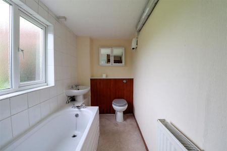 2 bedroom detached house to rent - Photo 5
