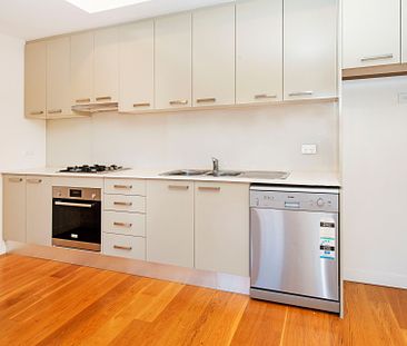 ONE BEDROOM IN CENTRAL KINGSFORD | Unfurnished - Photo 2