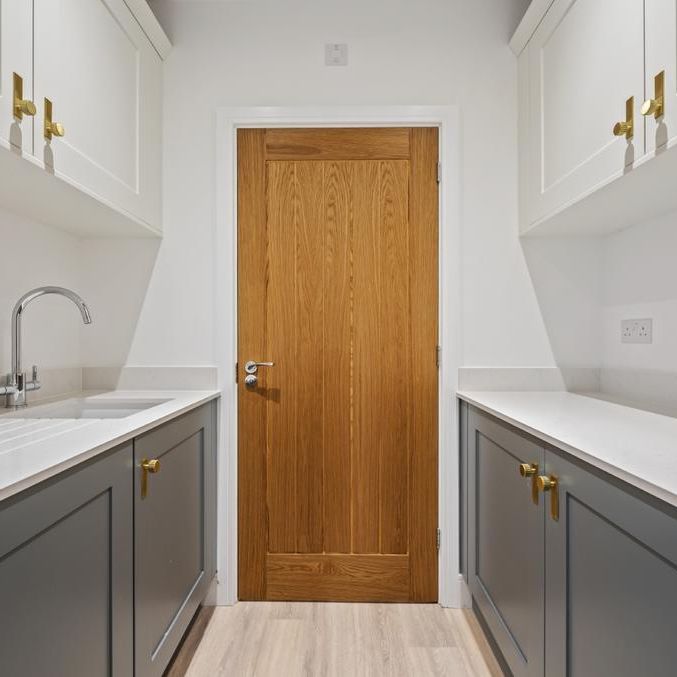 4 bedroom detached house to rent - Photo 1