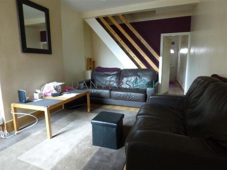 4 bedroom terraced house to rent - Photo 2