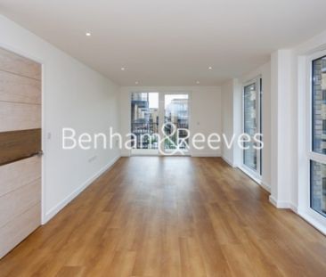 2 Bedroom flat to rent in Plough Way, Surrey Quays, SE16 - Photo 2