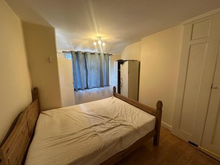 4 Bed Semi-Detached House, Welbeck Road, HA2 - Photo 4