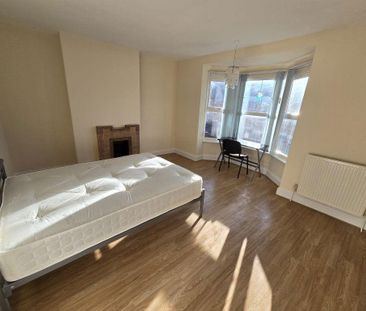 4 bedroom terraced house to rent - Photo 1