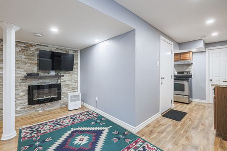 For Lease - 210 Miller Drive, Halton Hills, Ontario - Photo 5