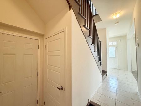 For Lease - 8612 Chickory Trail, Niagara Falls, Ontario - Photo 3