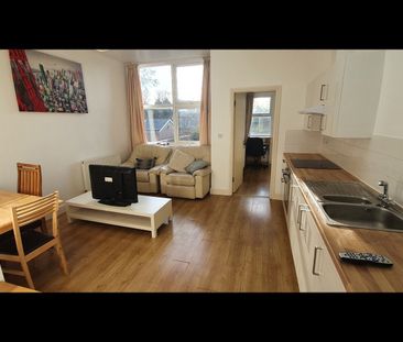 Room in a Shared Flat, Upper Brook Street, M13 - Photo 1