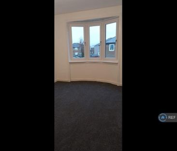 3 bedroom flat to rent - Photo 2