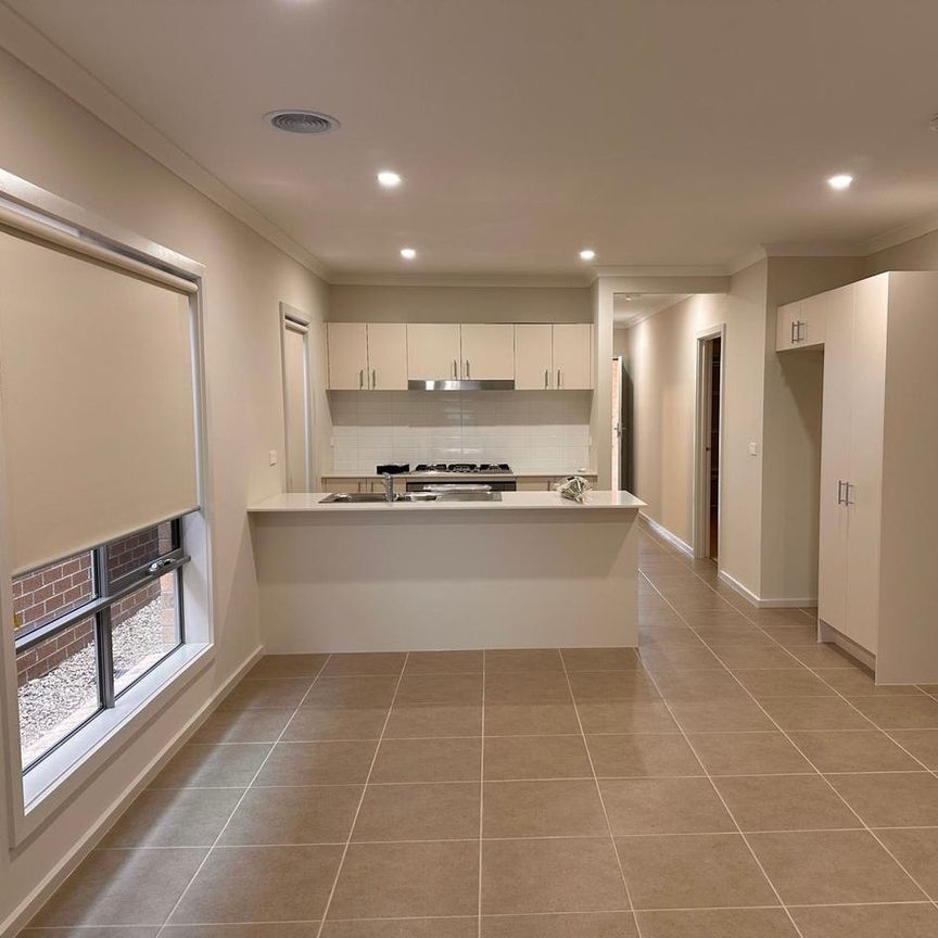 Charming Family Home in a Serene Neighbourhood - Photo 1