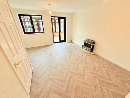 2 bedroom terraced house to rent - Photo 4