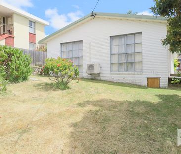 Modern Family Home in Lenah Valley - Photo 4
