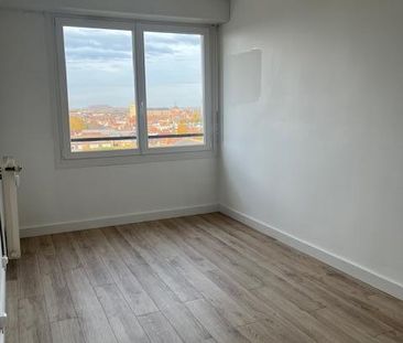 Location Appartement 4 pièces 95m² DOUAI 59500 - Photo 2