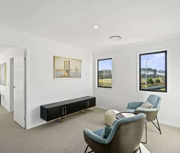 Luxury Waterfront Living in Exclusive Solstice Quays - Photo 1