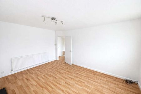 Fulham Close, Uxbridge, UB10 - Photo 5