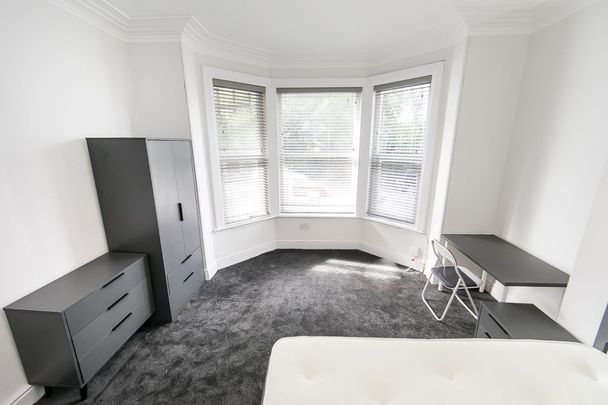 Delph Lane, Woodhouse, Leeds - Photo 1