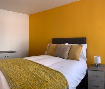 Furnished Room in Well Presented Shared Property – Garner Street - Photo 1
