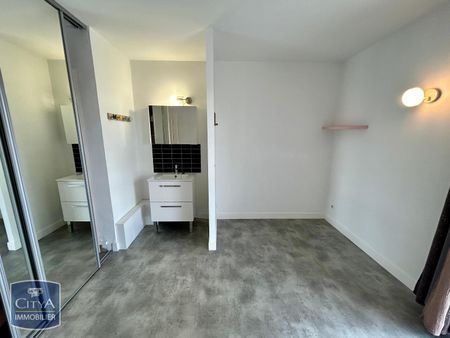 Location Appartement 3 pièces 77m² LILLE 59000 - Photo 4