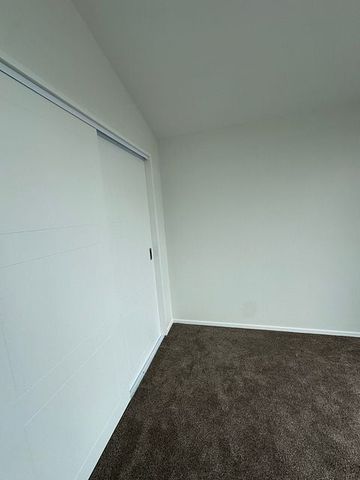 Stunning New 4BR Home in Mt Roskill - Photo 3