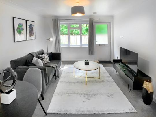 1 Bed, House - Photo 1