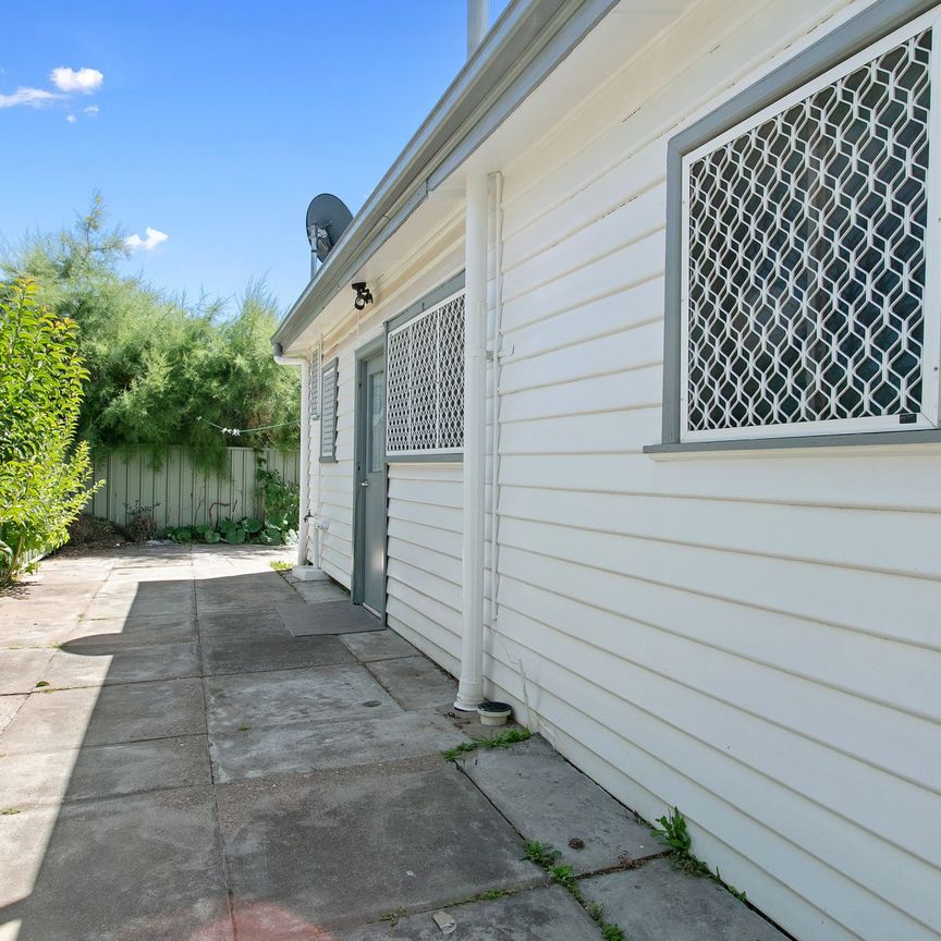 6 Carpenter Street, Kangaroo Flat - Photo 1