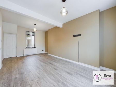 27 Albert Street, Larne, BT40 1LG - Photo 2