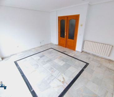 Piso de alquiler en Centro - Photo 1