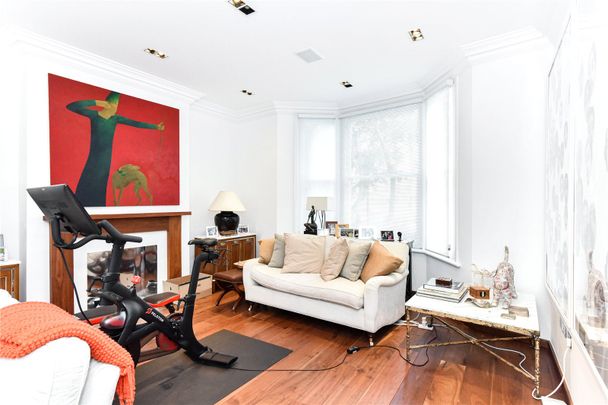 Hamilton Gardens, St John’s Wood - Photo 1