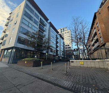 The locks, Charlotte Quay Dock, Ringsend, Dublin 4 - Photo 4