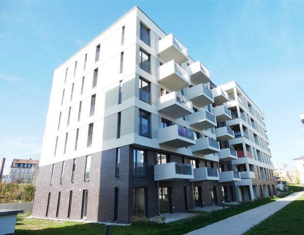 Schön geschnittene 2-Zi. Whg. mit EBK und Balkon, Parkett m. FBH, Aufzug u. Stellpl.! - Foto 1