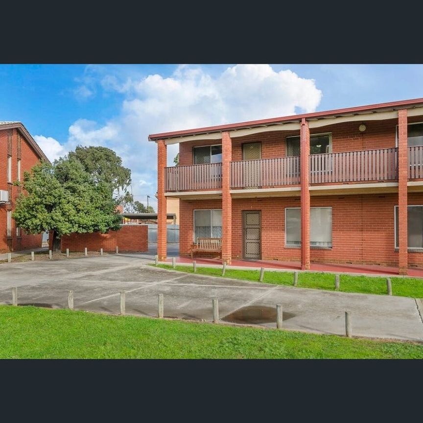 Easy Living in Style - Photo 1