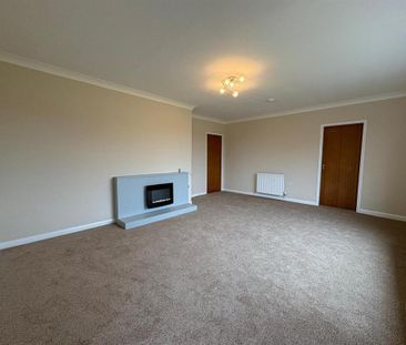 3 bedroom detached house to rent - Photo 2