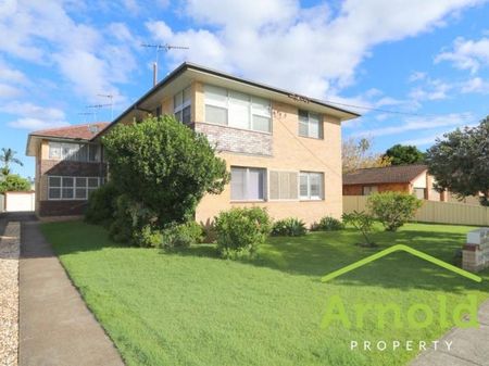 2 Bedroom Unit in Merewether - Photo 2