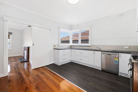 3 Bedroom Family Home In A Great Bentleigh East Locale! - Photo 5