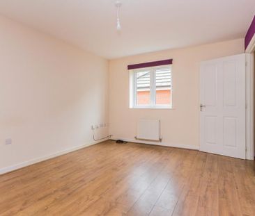 3 bedroom semi-detached house to rent - Photo 3