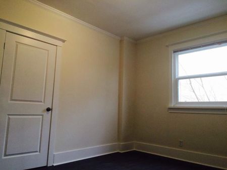 Gorgeous 2 BD Suite w/ Private Deck - Photo 4