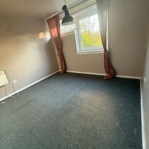1 Bed Flat, Maxwell Drive, G41 - Photo 2