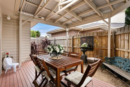 22 Roberts Road, Airport West VIC 3042 - Photo 2