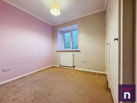 Freesia Close, Warminster, BA12 - Photo 3