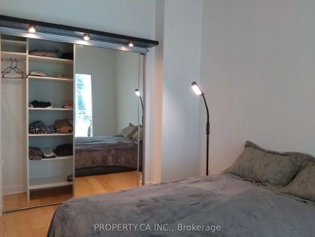 350 Wellington Street W #G24 - Photo 5