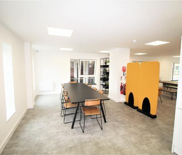 London Road, Town Centre - Photo 3