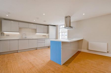 3 bedroom apartment to rent - Photo 2