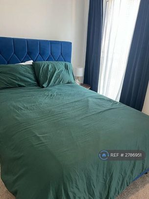 1 bedroom in a house share to rent - Photo 1