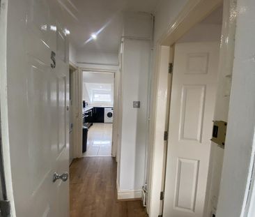 3 bedroom flat to rent - Photo 3