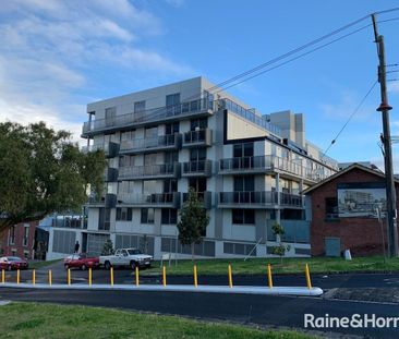 Urban Convenience Meets Modern Comfort - Photo 1