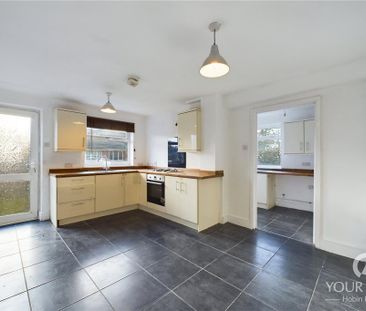 3 bedroom semi-detached house to rent - Photo 3