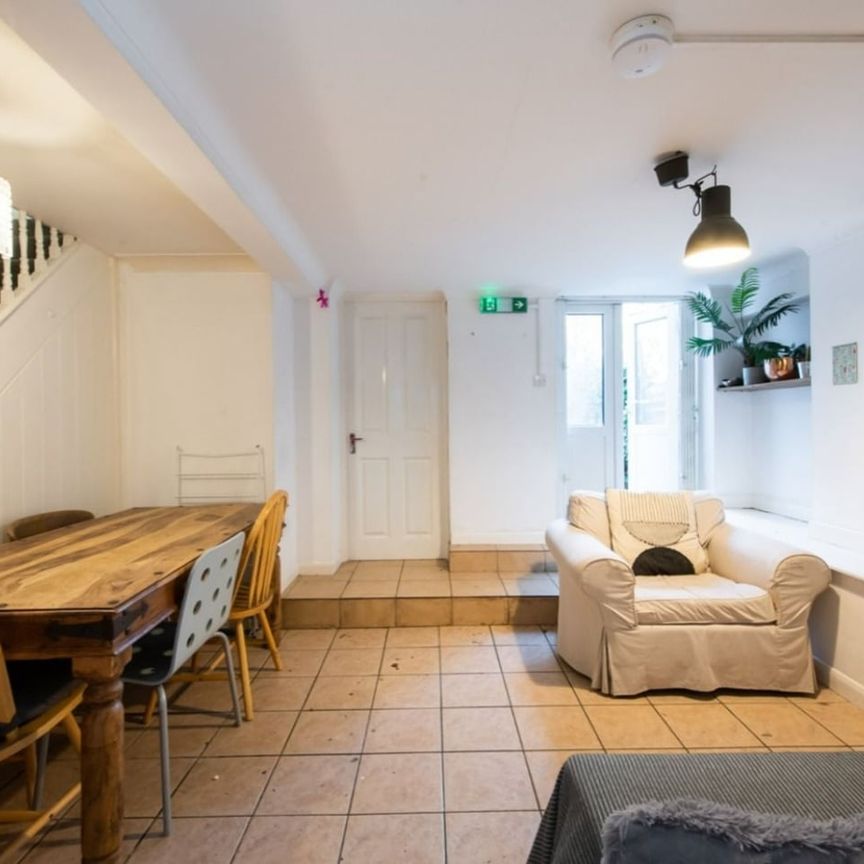 Room in a Shared House, Brecknock Road, N19 - Photo 1